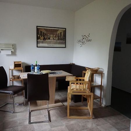 Am Gutspark Alt Tucheband Bagian luar foto