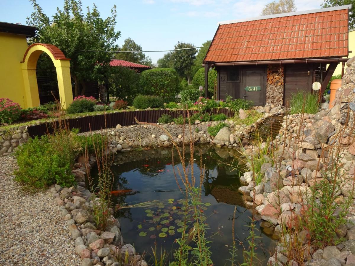 Am Gutspark Alt Tucheband Bagian luar foto