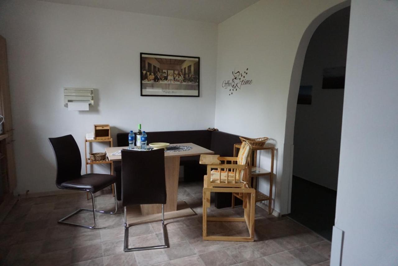 Am Gutspark Alt Tucheband Bagian luar foto