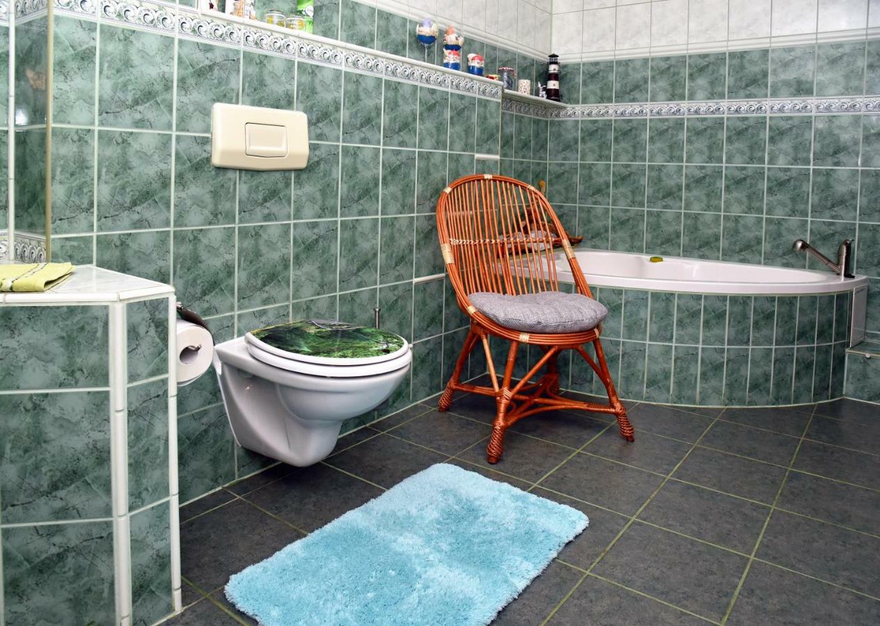 Am Gutspark Alt Tucheband Bagian luar foto