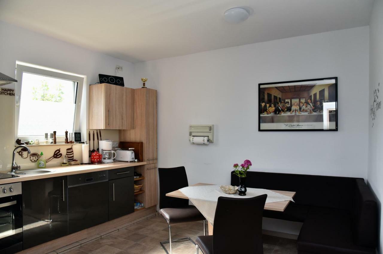 Am Gutspark Alt Tucheband Bagian luar foto